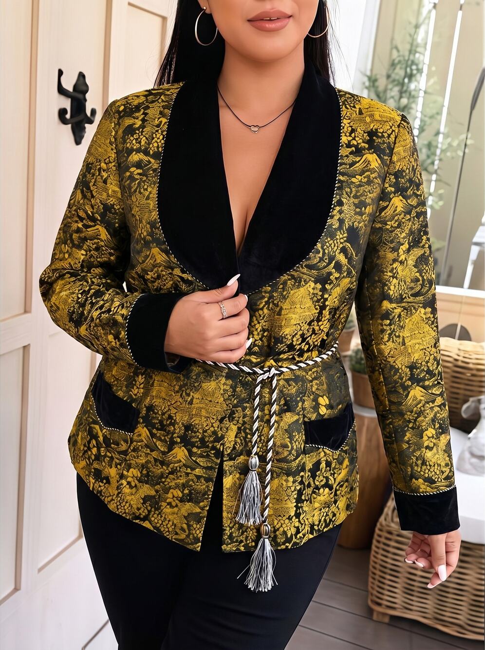 Smoking Jacket Size Medium Large Robe Vintage Unisex Black Gold Velvet Collar